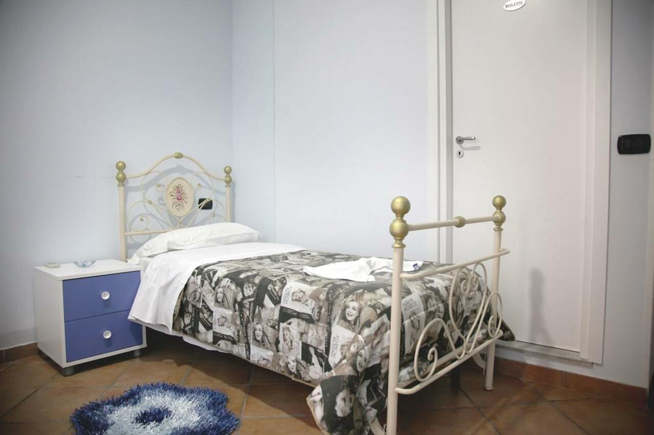 Hotel Dei Mille Napoli Esterno foto